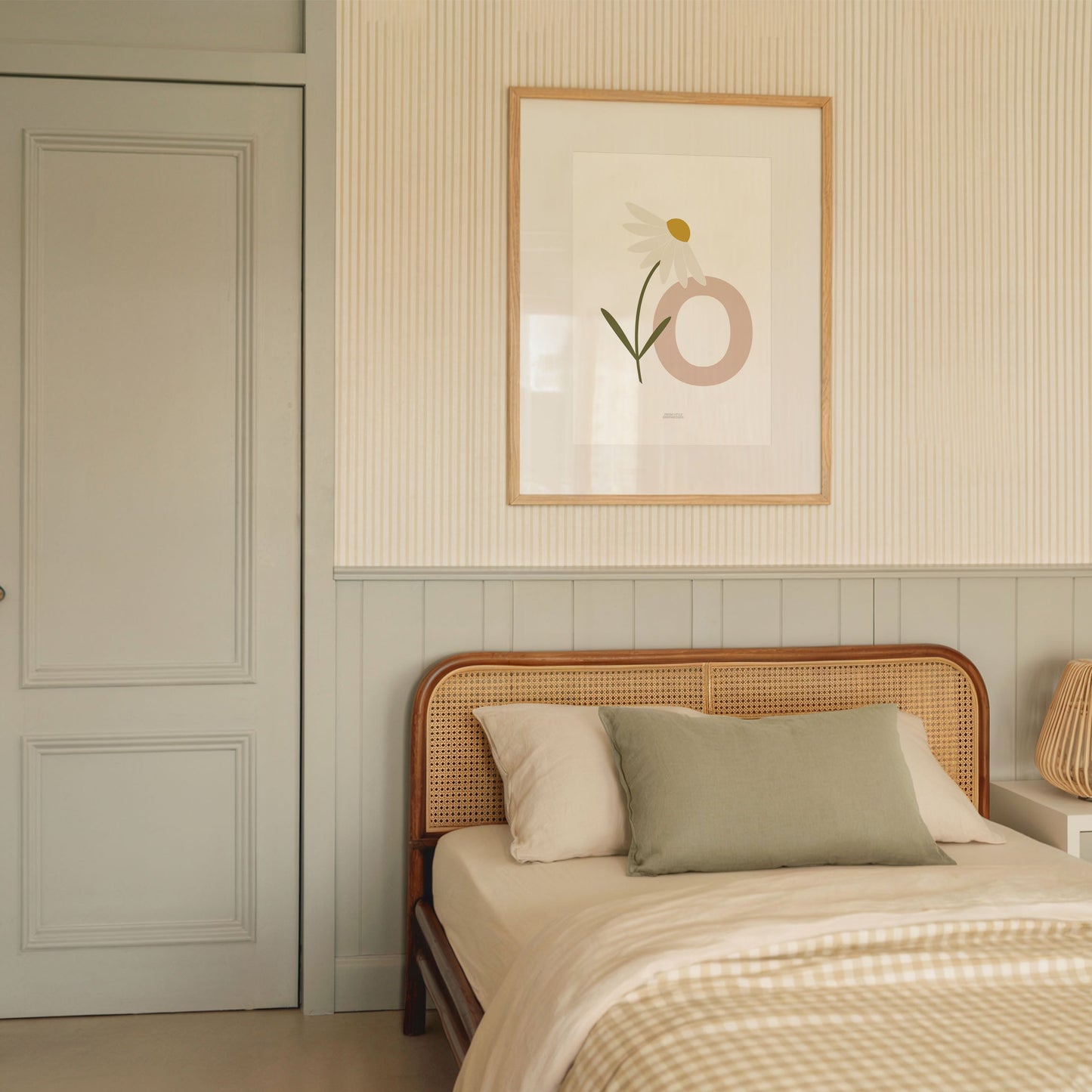 Single Stem Daisy Initial Print